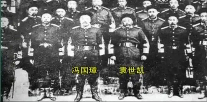 当时,袁世凯正在积极筹办小站练兵事宜急需军事教学人才,见到冯所整理