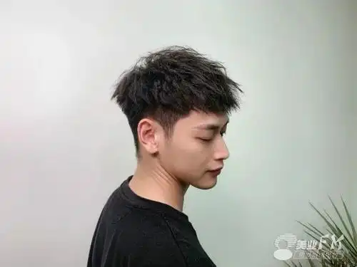 新春发型part.2 | 男士烟花烫装腔指南