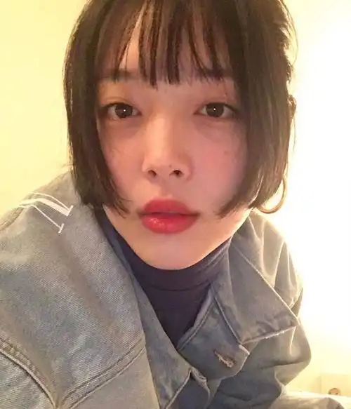 崔雪莉最新写真:扎马尾的她真的可爱爆棚,被网友称为人间水蜜桃