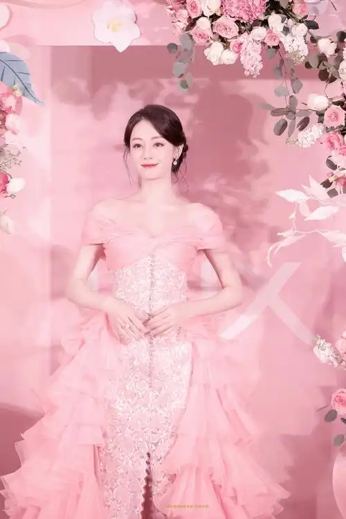 迪丽热巴眼里有活