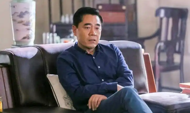 回顾陈宝国打工人到影帝为拍戏卖掉房子等机会成功背后有泪水