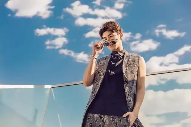 > 杨旭文图片(1/9)