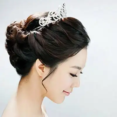 最新韩式新娘发型(经典盘发更唯美发型)