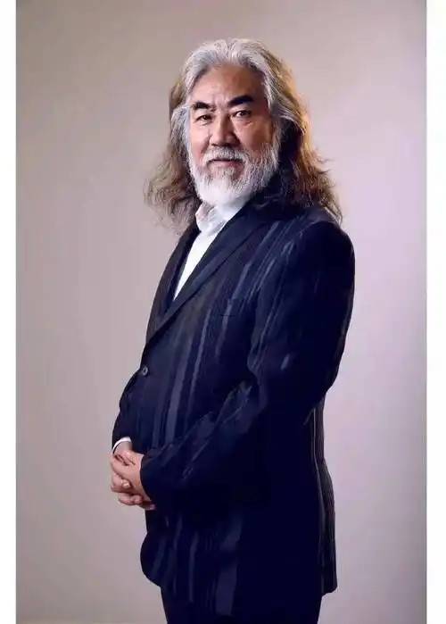 张纪中个人资料简介:娶小31岁的娇妻,岳母小自己11岁,72岁也要尽孝心