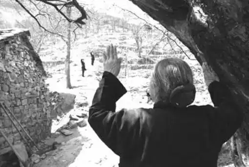 敬一丹朗诵:母亲是一种岁月,感动流泪……(献给天下母亲)