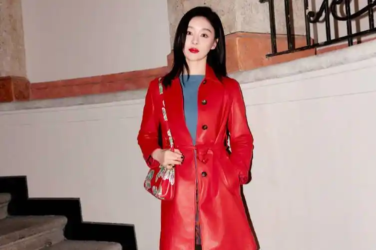 马甲线女王疑动刀"鼻子高耸超大" 网找对比照惊呆了_袁姗姗_网友_宫锁