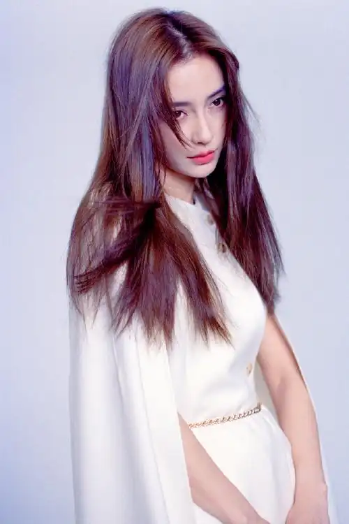 杨颖时装十二月封面拍摄花絮##杨颖短发造型