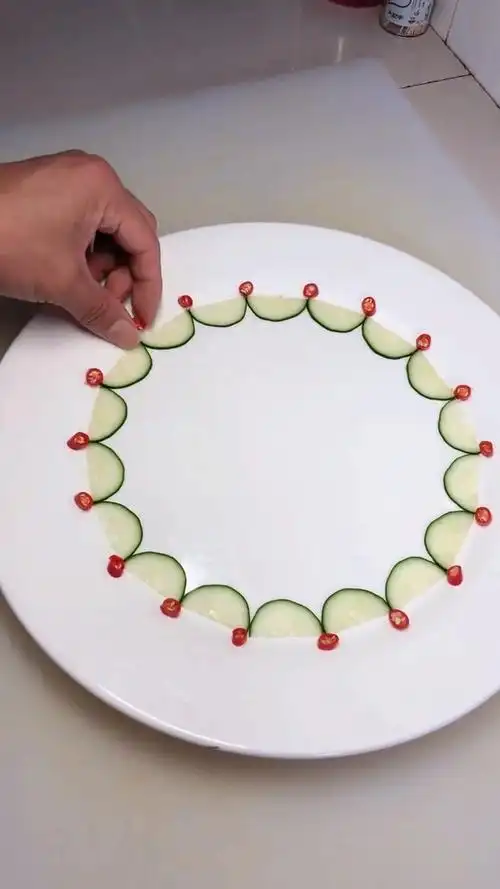 美食看中国#黄瓜装饰摆盘#黄瓜盆@全民小助手