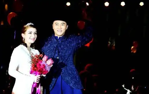 关喆京补办婚礼 儿子认杨坤做干爹