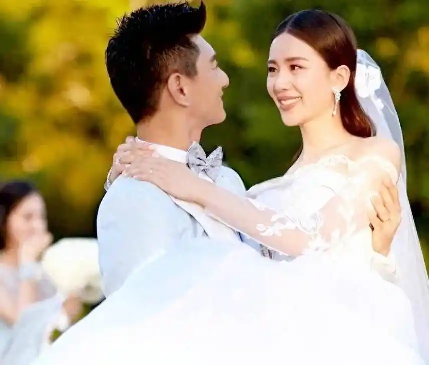 刘诗诗生娃归来仍演大女主,夫妻差距越拉越大_儿子_婚礼_家庭