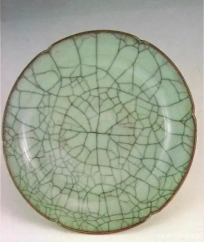 台北故宫馆藏南宋官窑瓷器荟萃