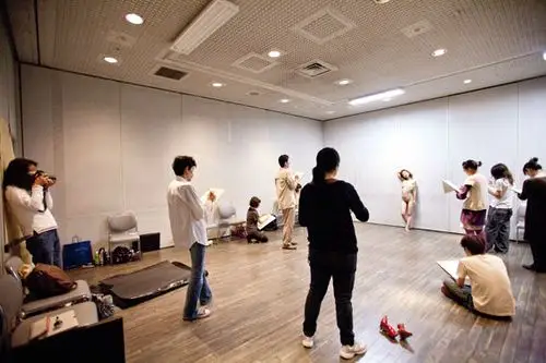 一组人体素描课堂现场图你一定没有见过的场景