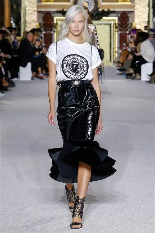 巴尔曼(balmain)2018巴黎时装周春夏高级成衣发布秀