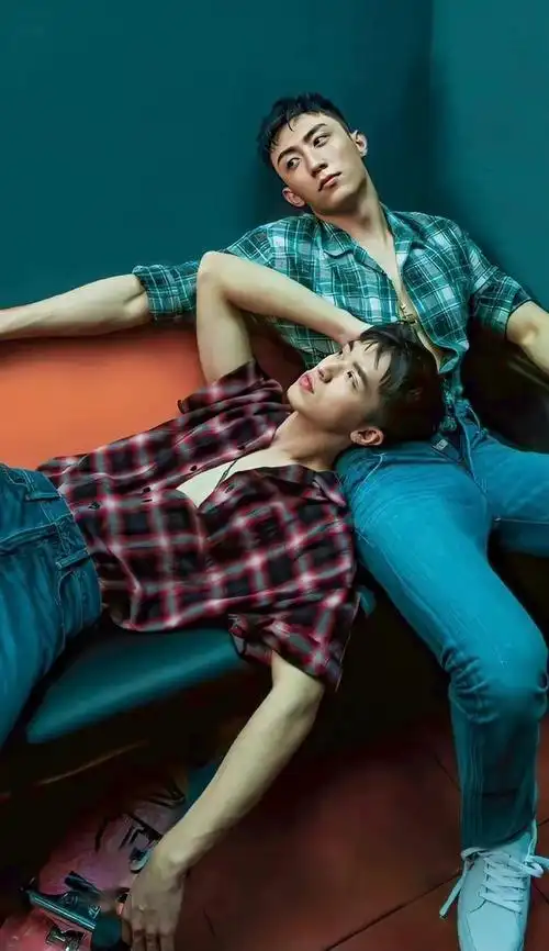 2016年由柴鸡蛋担任编剧,也是她的第二部小说改编剧——《上瘾》于1月