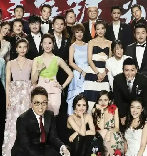 刘亦菲膀大又腰圆算不算顶级美人?看看她和杨幂的合照你就有答案