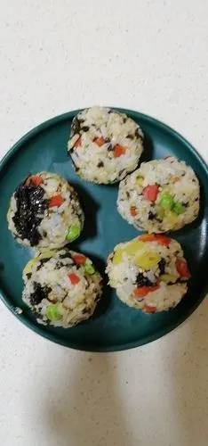 五彩饭团的做法