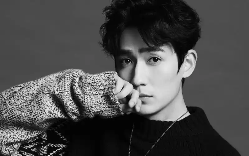 首页 桌面壁纸 大陆明星 朱一龙黑白帅气写真图片桌面壁纸1920_1200