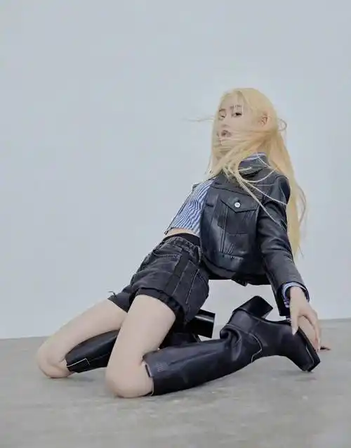 张天爱金发皮衣大片 霸气酷飒 穿超短裤黑丝秀美腿 妖娆妩媚 性感撩人