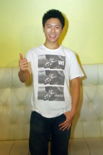 韦礼安勇夺金曲新人王 众星齐庆功不惧金曲魔咒