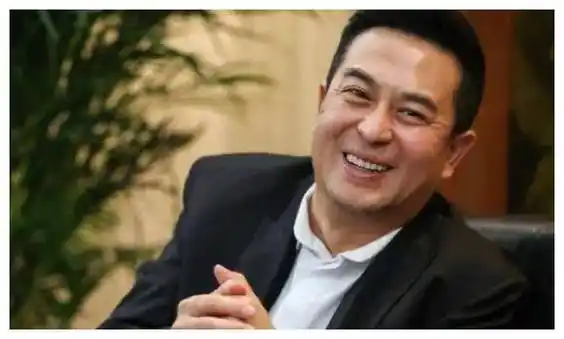 张嘉译这位大哥,给我们上了一课,告诉我们无论境遇如何,困难多大