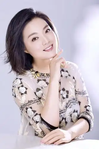 歌唱家白雪写真展现温婉之美 新歌即将上线_新浪图片