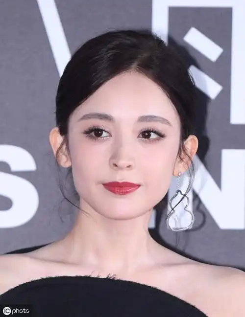 古力娜扎到底是"高级脸"还是"耐看脸"呢