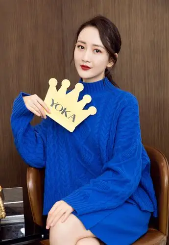 原创王鸥38了?穿深v亮片裙妩媚优雅,根本看不出岁月的痕迹