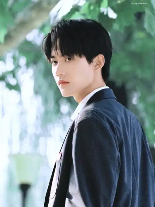 周柯宇1212出道周年快乐