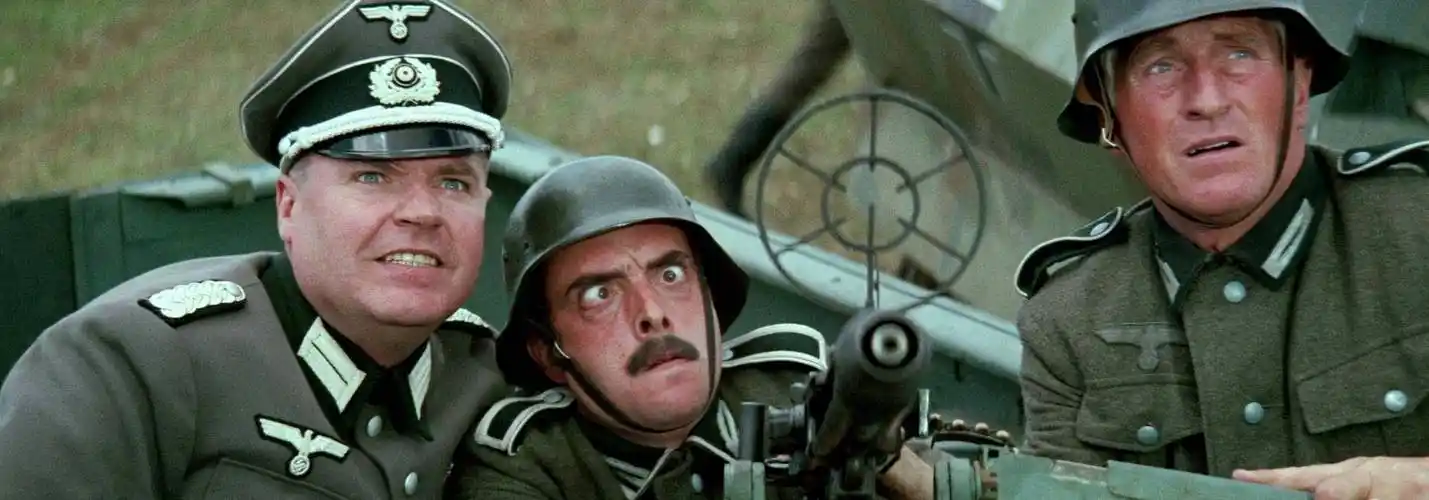 《虎口脱险》斗鸡眼小兵啥来头?指挥娶了哪位名媛?