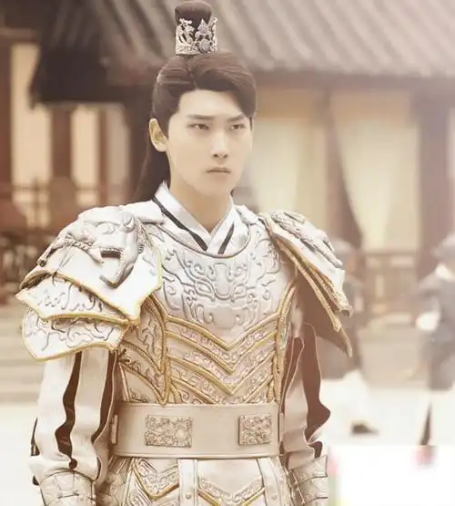 邢昭林的《三嫁惹君心》,说白了就是古装版"霸道总裁爱上我"