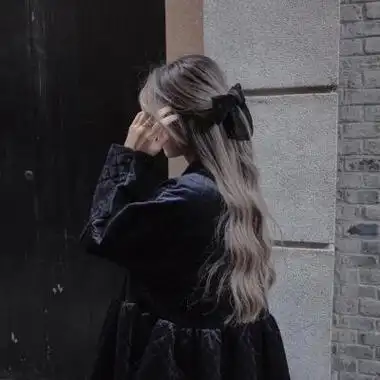 特别酷的女生头像真人高质量很少见的女头