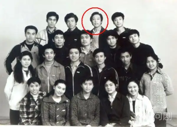 倪大红年轻旧照,曾是青涩少年,自侃"我这模样混到现在太不易"