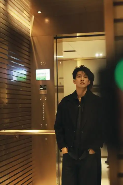 王子奇直播#99#王子奇返场直播#  @王子奇是演员王子奇下班了