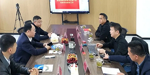 西海岸新区管委副主任史桂龙到阿伐流体控制有限公司调研4月11日上午