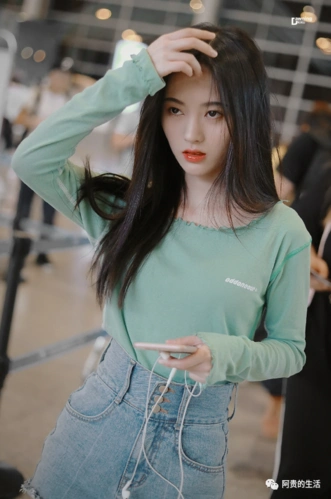 鞠婧祎夏日清新穿着159身高还这么高挑适合小个子的减龄穿搭