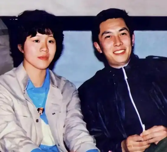 回顾唐国强女儿唐莉母亲悲惨离世后选择原谅父亲不喊壮丽母亲