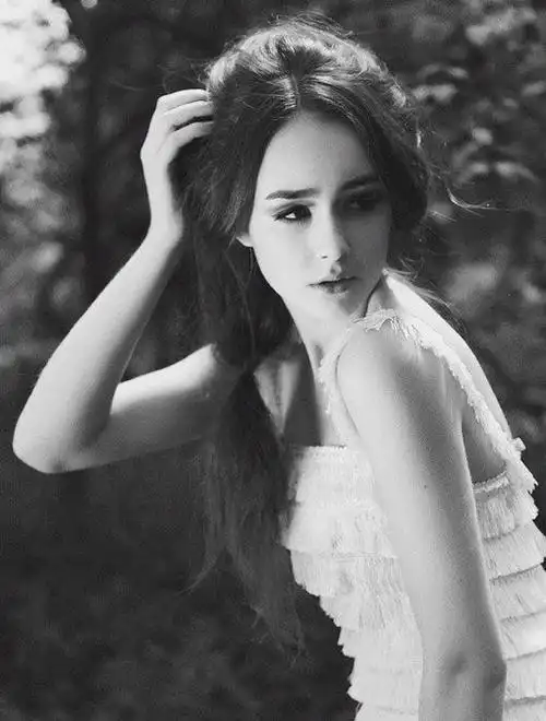 这才叫高级美感,黑白照美女惊艳