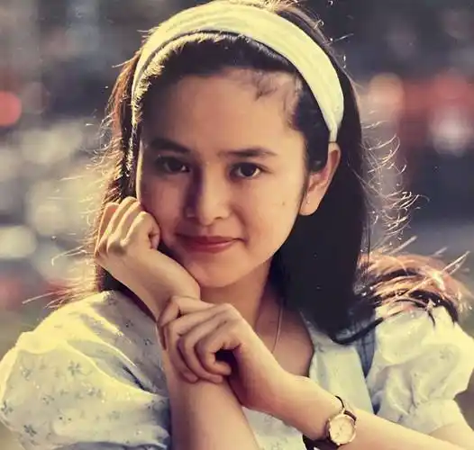 49岁"传奇玉女"叶蕴仪复出,16岁时就红遍日韩,婚姻坎坷太唏嘘