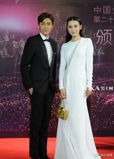 李易峰宋佳晚会牵手出场,这豪门姐弟既视感,网友:剧情都想好了