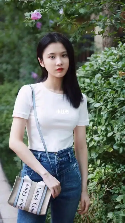 miss sixty |明星之选张慧雯演绎恬静邻家女孩小v牛仔裤修饰腿型甜美