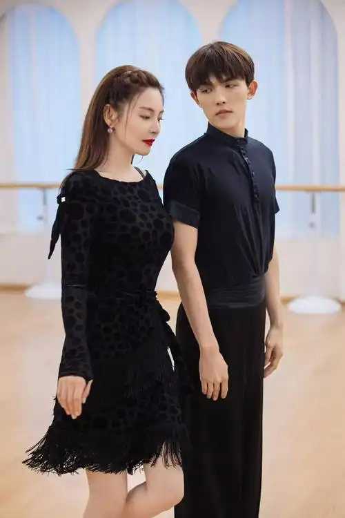 张雨绮李柄熹穿礼服热舞默契满分