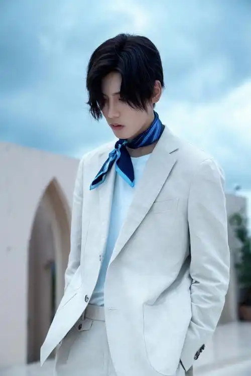 王子异超话9615#异触吉发#「破亿」福利来啦!