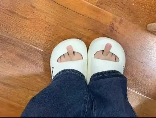 果然女孩子是从头到脚趾都可爱的生物