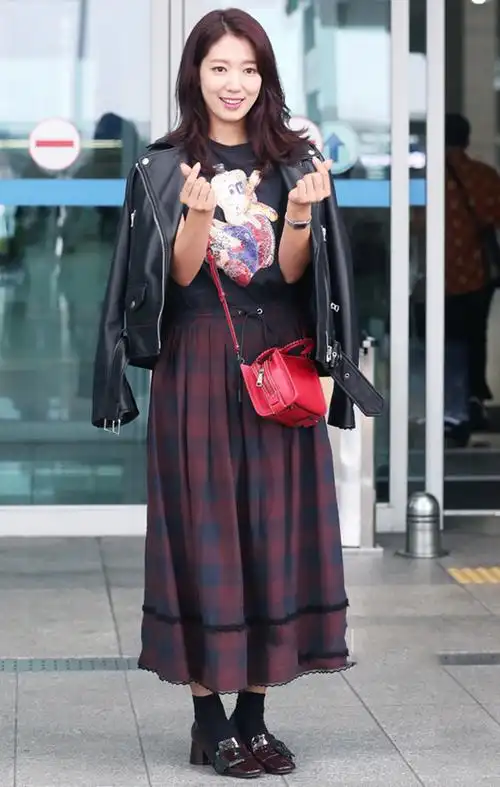 学朴信惠穿搭你就是韩剧女主