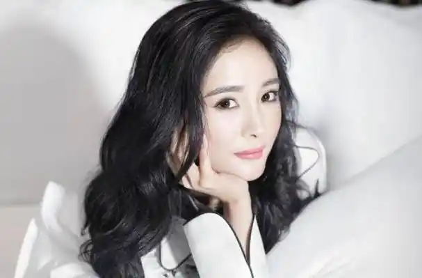 《创3》决赛嘉宾阵容,为了撑场请来最受欢迎主持,杨幂或现身?