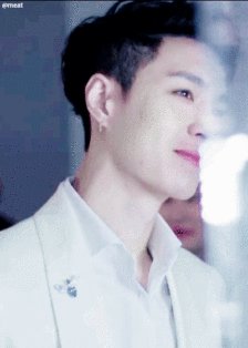 张艺兴 这个笑很绝了