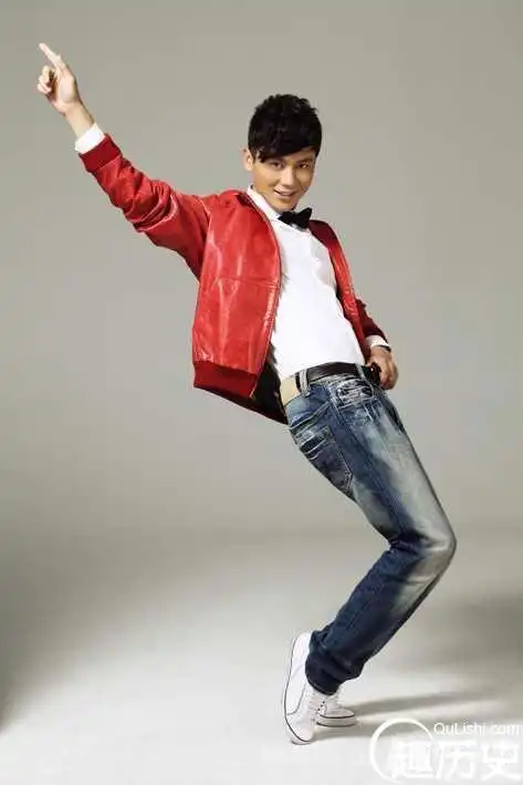 李晨早期写真曝光休闲穿搭显时尚14