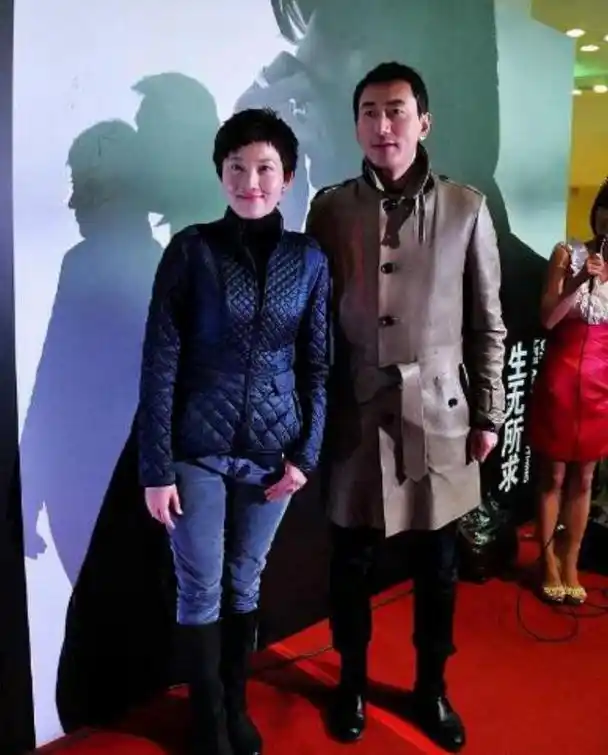 央视主持人郑天亮:26岁嫁大6岁鲁健,同一屋檐下"分居"15年