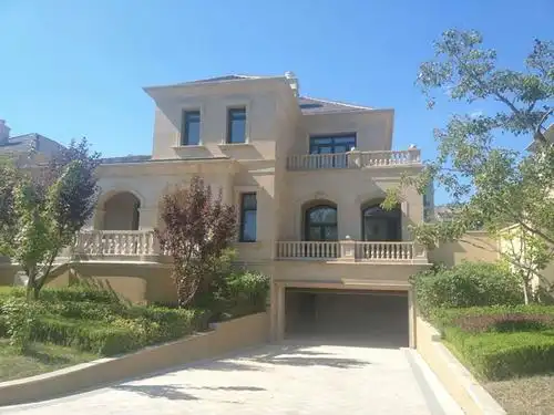 新上金石滩温泉入户 联排别墅 精装修  送花园 送双车库