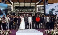 足球浪子高峰与妻子范春玲婚礼